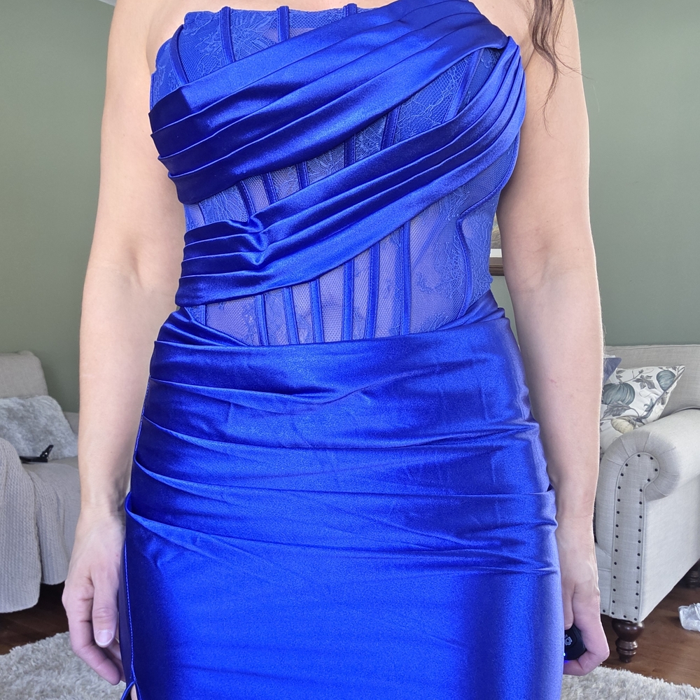 Elegant Blue Strapless Dress